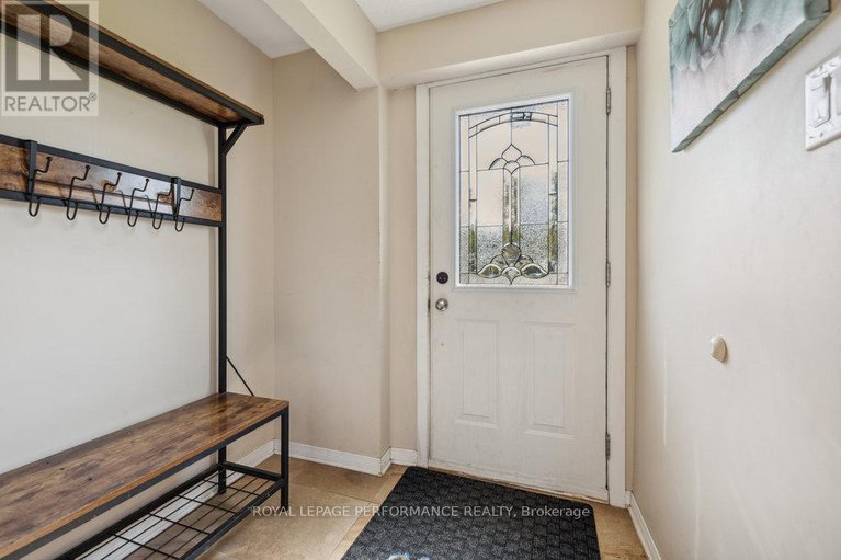 28308473/2045-deerhurst-court/beacon-hill-north/ottawa/ontario/K1J8H2_3