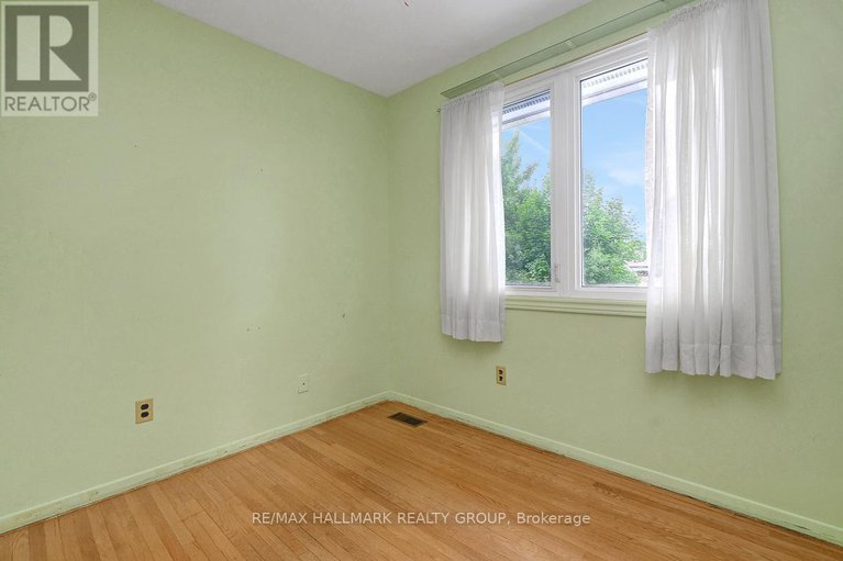 28499292/2149-hubbard-crescent/beacon-hill-north/ottawa/ontario/K1J6L3_20