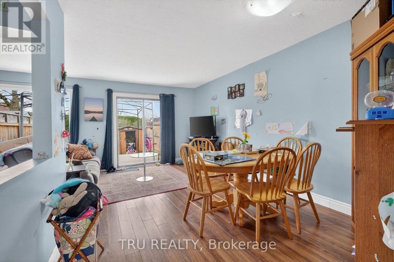 29689046/369-mockingbird-drive/chatelaine-village/ottawa/ontario/K1E2A6_3