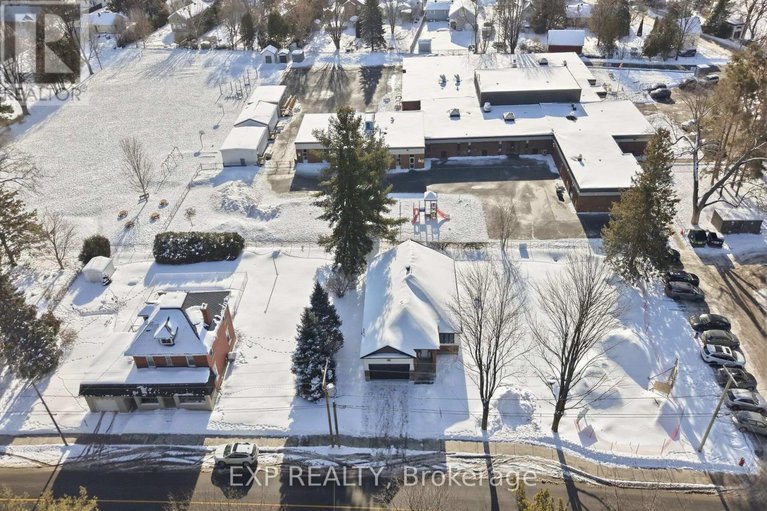 28364468/53-craig-street/village-of-russell/russell/ontario/K4R1A6_29