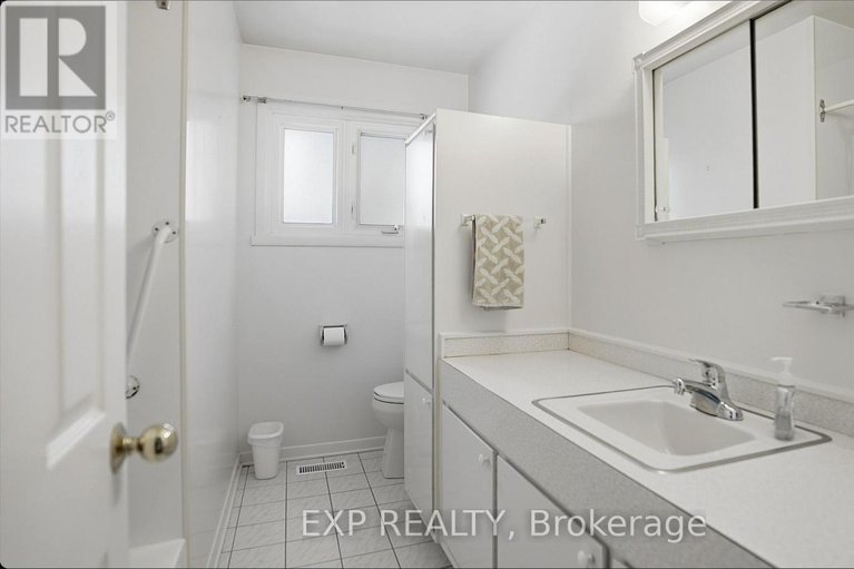 29285178/20-wallford-way/city-viewskylinefisher-heightsparkwood-hills/ottawa/ontario/K2E6B4_17