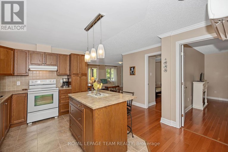 28708975/202-2-warner-street/village-of-russell/russell/ontario/K4R0B4_8