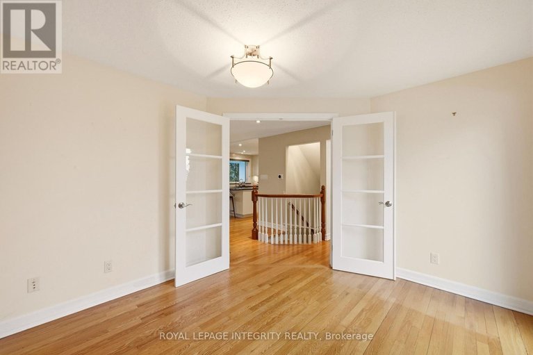 29618053/68-beaver-ridge/city-viewskylinefisher-heightsparkwood-hills/ottawa/ontario/K2E6E4_34