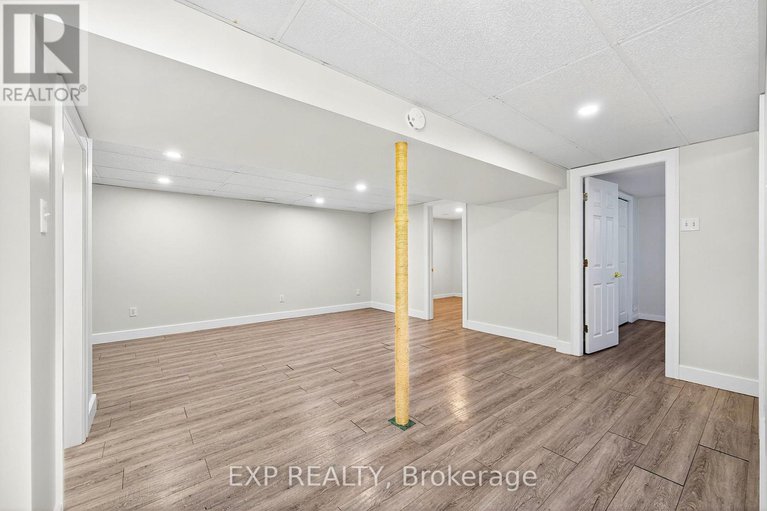 29121973/1103-frances-street/overbrookcastle-heights/ottawa/ontario/K1K3L6_26