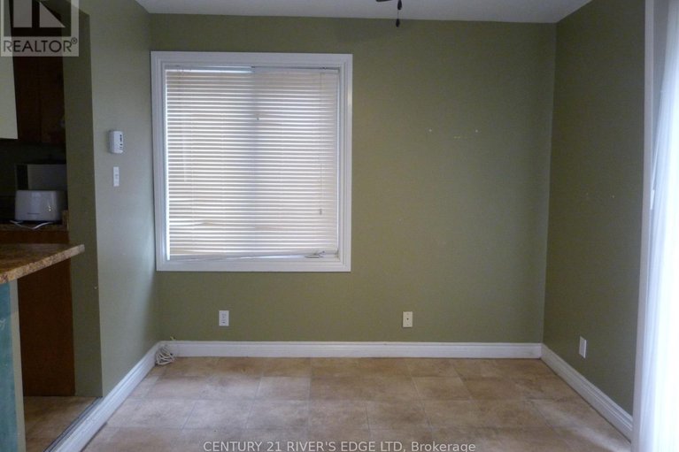 29172384/453-may-street/winchester/north-dundas/ontario/K0C2K0_16