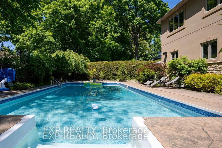 28643712/17-chesswood-court/pineglencountry-place/ottawa/ontario/K2E7E3_39