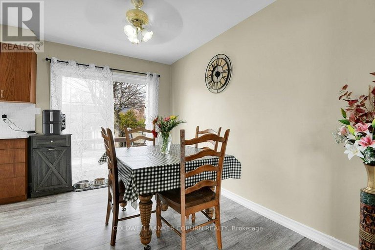 29564616/56-meikle-street/morrisburg/south-dundas/ontario/K0C1X0_12