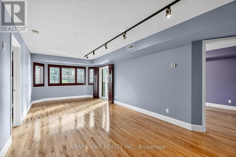 29082049/301u-1921-st-joseph-boulevard/convent-glen-south/ottawa/ontario/K1C0A3_18