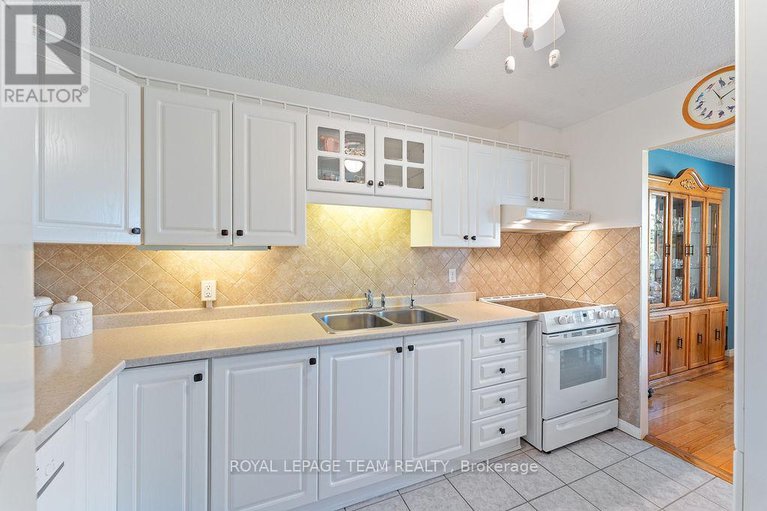 29021235/302-665-bathgate-drive/carson-meadows/ottawa/ontario/K1K3Y4_17