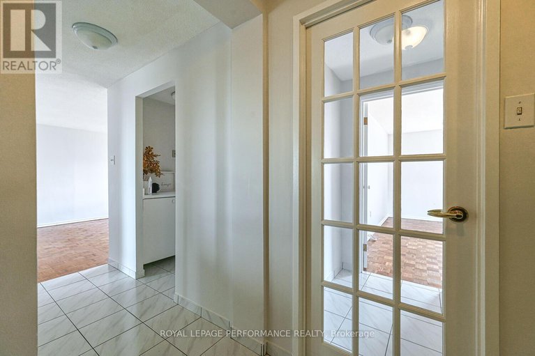 28889215/607-1356-meadowlands-drive-e/borden-farmstewart-farmcarleton-heightsparkwood-hills/ottawa/ontario/K2E6K6_4
