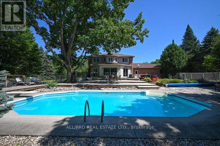 28721991/1144-rideau-bend-crescent/manotick-east-to-manotick-station/ottawa/ontario/K4M1B5_37
