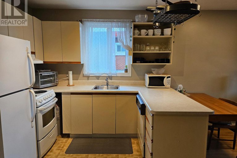 29223889/5-522-riverdale-avenue/old-ottawa-south/ottawa/ontario/K1S1S5_12