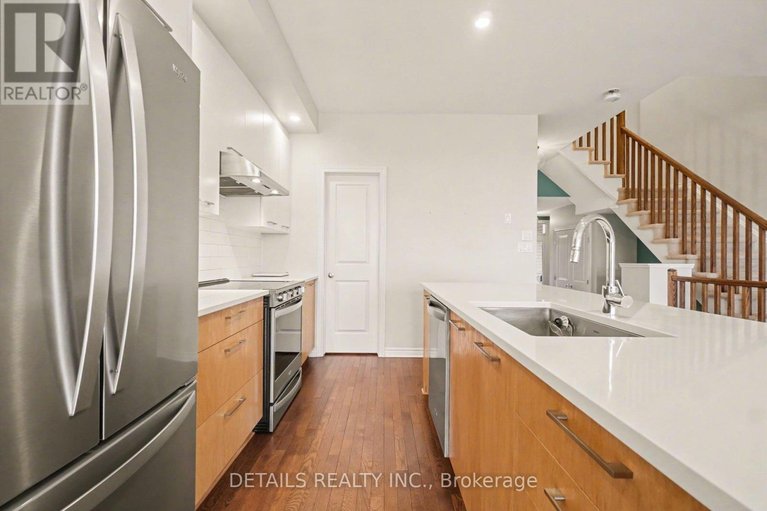 29618647/355-mishawashkode-street/camelot/ottawa/ontario/K4A1E9_15