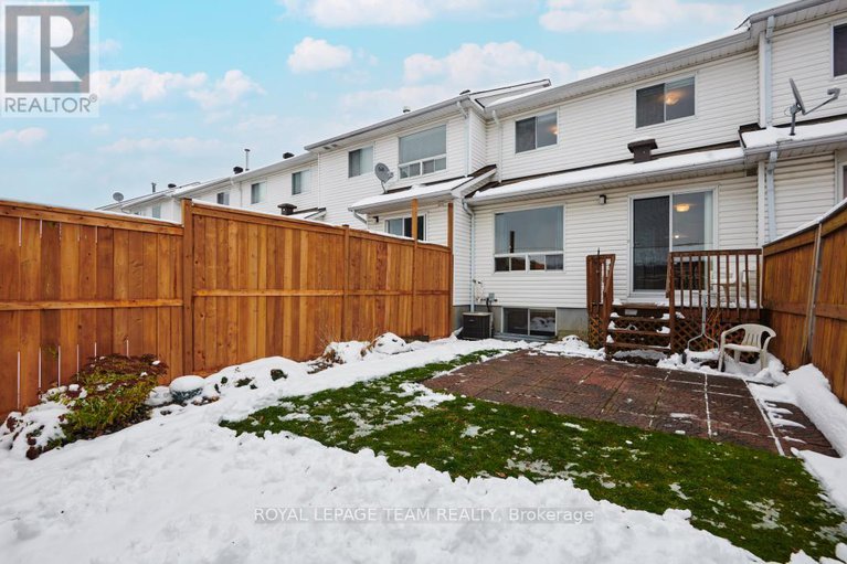 29100824/1584-cedar-mills-road/chateauneuf/ottawa/ontario/K1C7M1_24