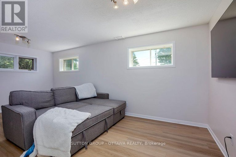 28548965/223-des-outaouais-street/town-of-rockland/clarence-rockland/ontario/K4K1G2_31
