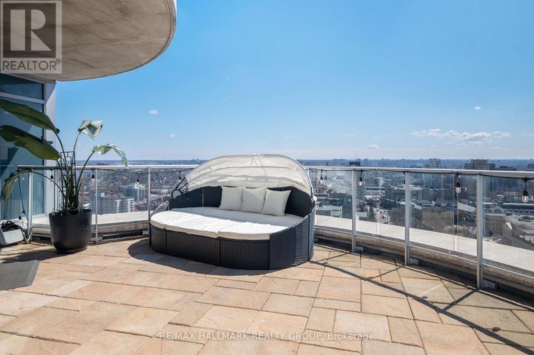 28801639/2701-195-besserer-street/sandy-hill/ottawa/ontario/K1N0B6_28