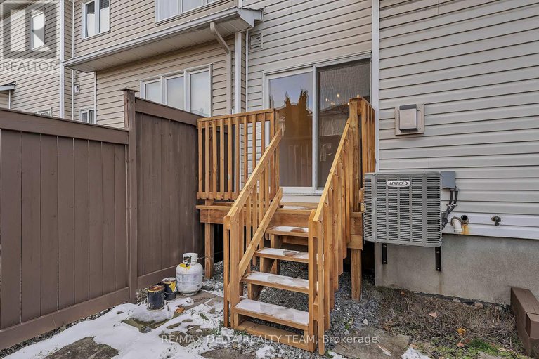 29231240/216-forestcrest-street/chapel-hill/ottawa/ontario/K1C7R5_31