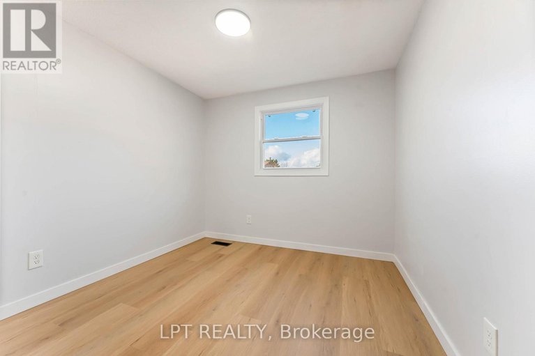 29131767/71-1743-trappist-lane/convent-glen-south/ottawa/ontario/K1C1X7_17