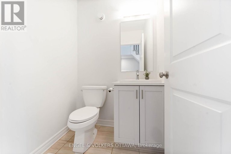 29006127/781-cairn-crescent/mer-bleuebradley-estatesanderson-park/ottawa/ontario/K1W0P7_4