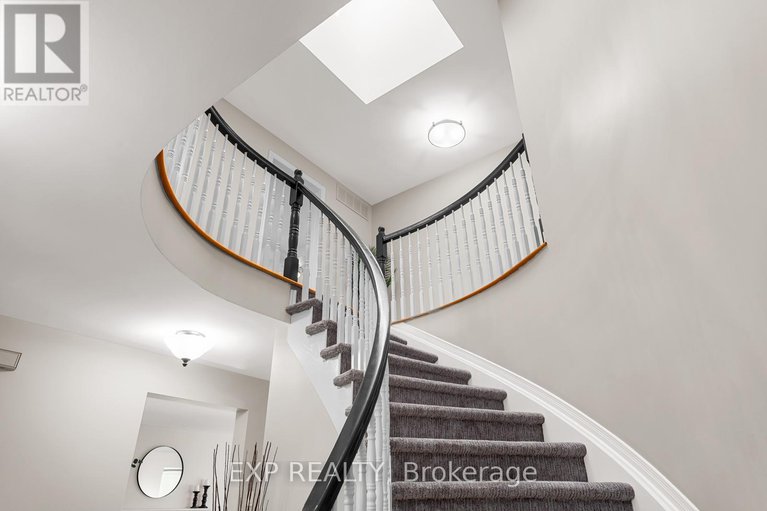 28330540/1822-thornecrest-street/chapel-hill/ottawa/ontario/K1C6K9_4