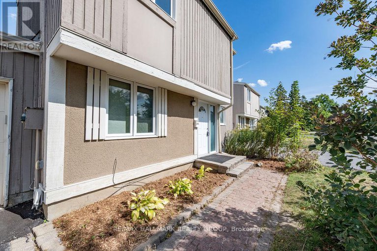 28917610/d-29d-varley-drive/beaverbrook/ottawa/ontario/K2K1G4_2