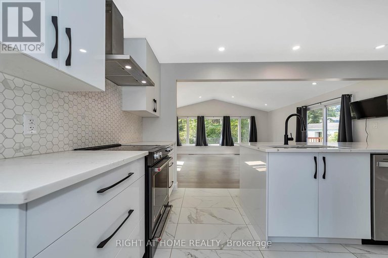 27937826/6200-russell-road-e/carlsbad-springs/ottawa/ontario/K0A1K0_7