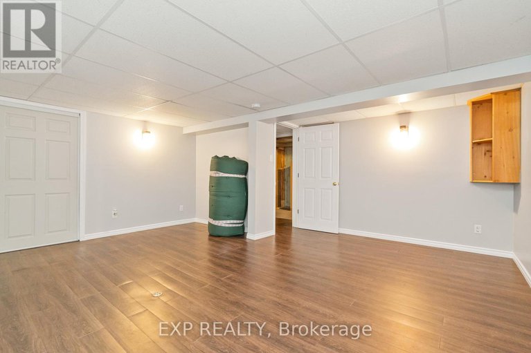 28539651/322-galloway-drive/bilberry-creekqueenswood-heights/ottawa/ontario/K1E1W3_29