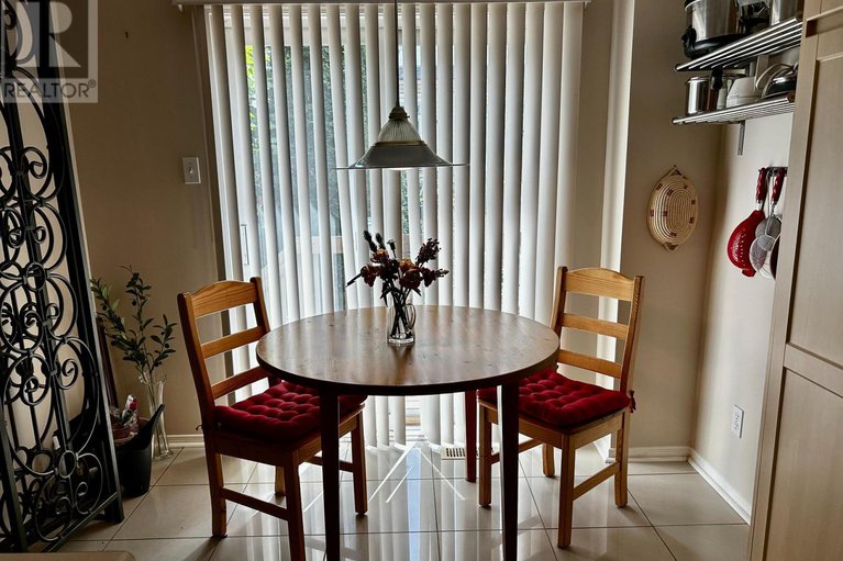 28666132/15-santa-cruz-private/riverview-park/ottawa/ontario/K1G6M5_10