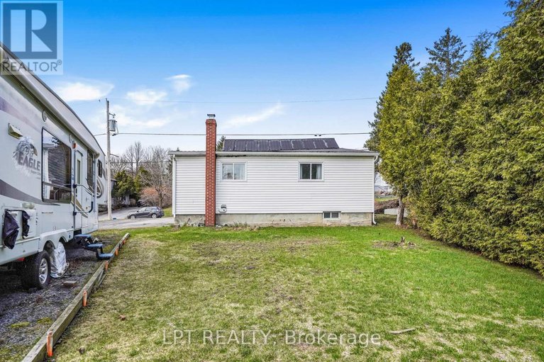 29648615/47-bertha-street-e/vankleek-hill/champlain/ontario/K0B1R0_23