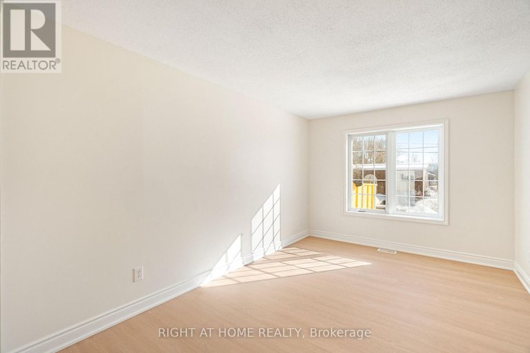 29378153/254-maude-street/almonte/mississippi-mills/ontario/K0A1A0_6