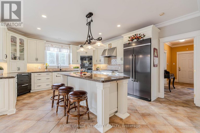 28879207/5884-earlscourt-crescent/manotick-east-to-manotick-station/ottawa/ontario/K4M1K2_12