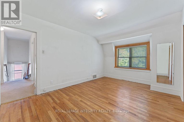 28943384/472-edison-avenue/mckellarhighland/ottawa/ontario/K2A1T9_25