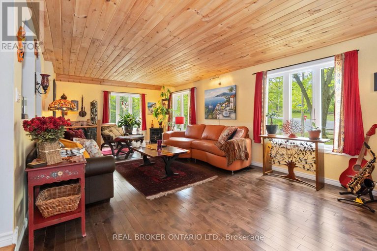 29339993/190-woods-road/constance-bay/ottawa/ontario/K0A3M0_5