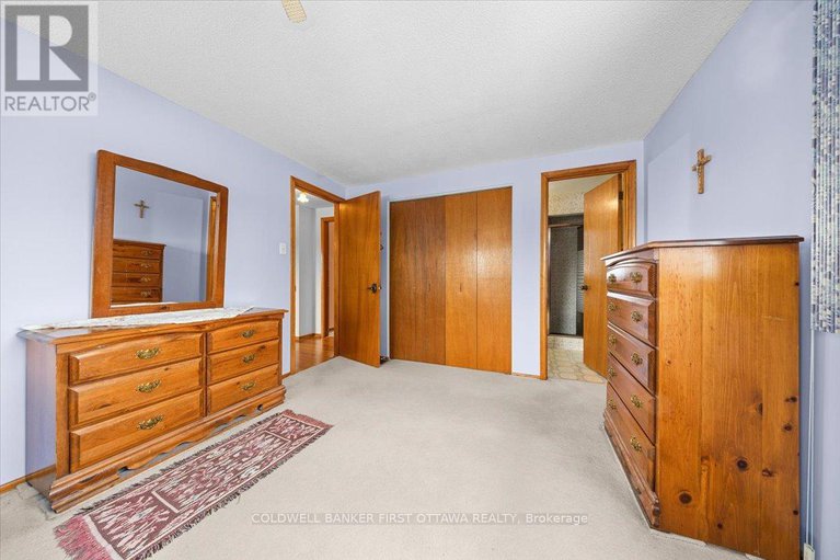 29427446/34-hadley-circle/bells-corners/ottawa/ontario/K2H6N9_14