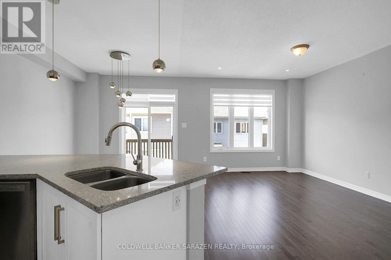 28401645/438-meadowbreeze-drive/emerald-meadowstrailwest/ottawa/ontario/K2M2T6_6