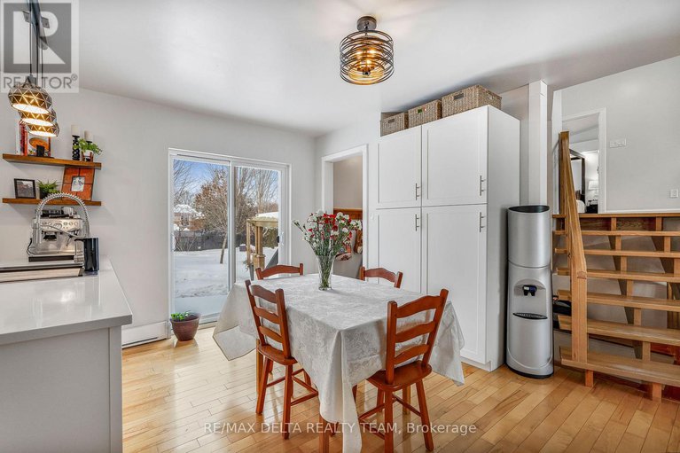 29348582/261-agathe-street/clarencerockland-twp/clarence-rockland/ontario/K4K1K7_7