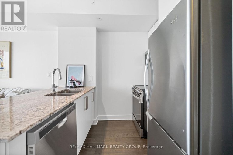 29274356/1906-485-richmond-road/westboro-west/ottawa/ontario/K2A3W9_8