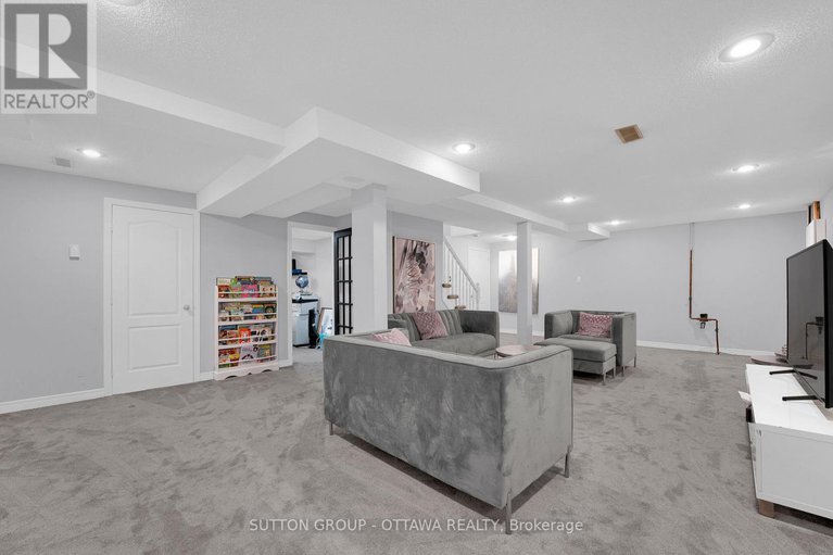 28504074/2163-johnston-road/hunt-club-park/ottawa/ontario/K1G5K2_44