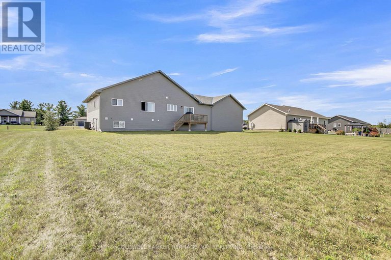 29034500/218-owen-lucas-street/mcnabbraeside-twps/mcnabbraeside/ontario/K7S3G8_44