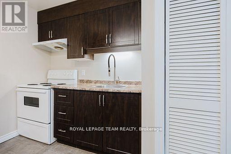 29135886/210-212-viewmount-drive/borden-farmstewart-farmcarleton-heightsparkwood-hills/ottawa/ontario/K2E7X2_11