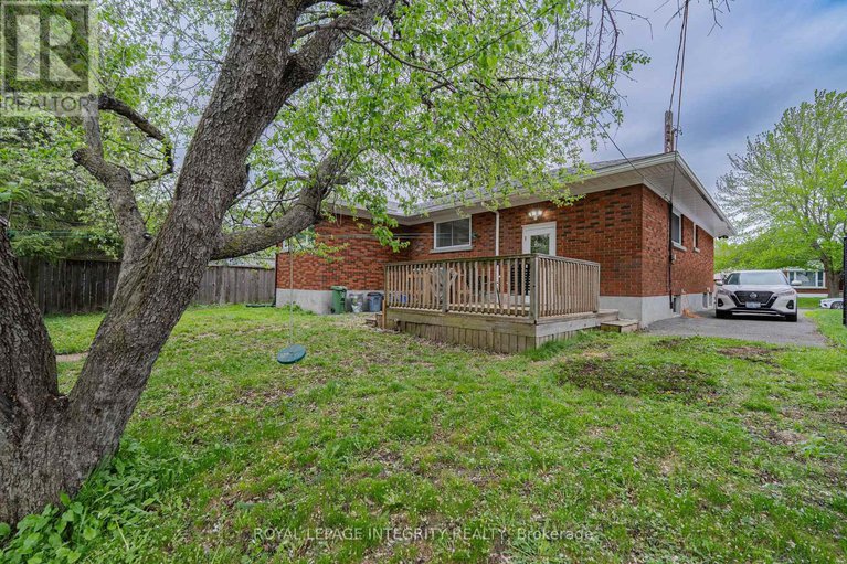 28557939/1695-gage-crescent-n/bel-air-heights/ottawa/ontario/K2C0Z7_40