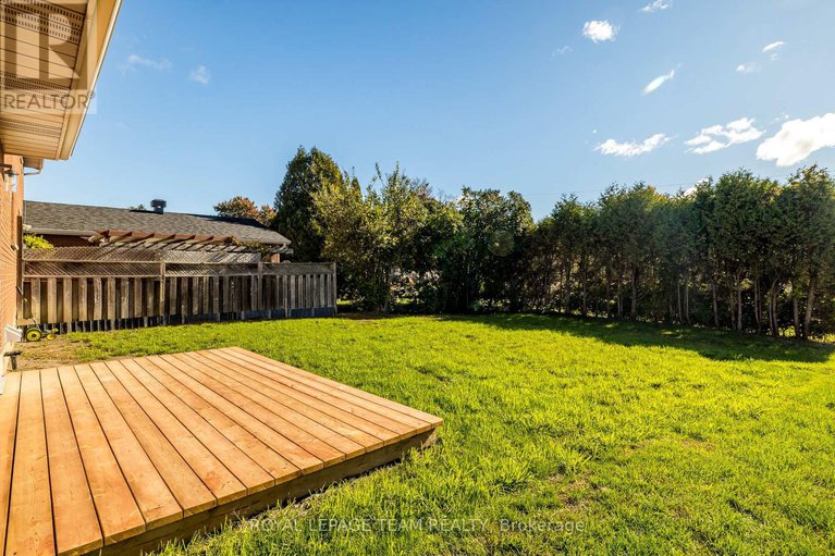 28975666/40-beach-avenue/iroquois/south-dundas/ontario/K0E1K0_37