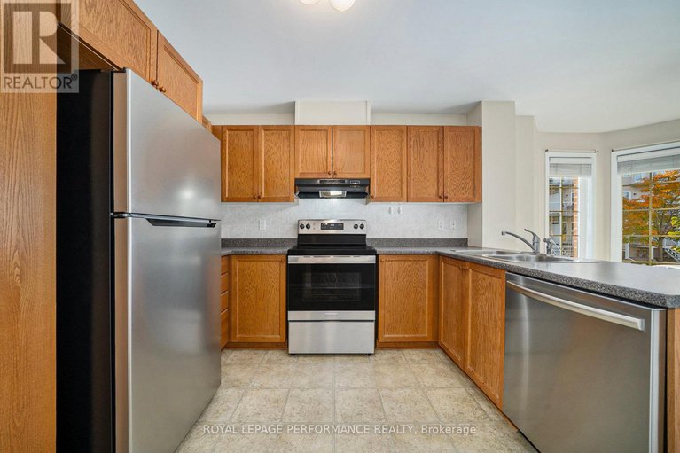 28996456/52-130-berrigan-drive/longfields/ottawa/ontario/K2J0J3_4