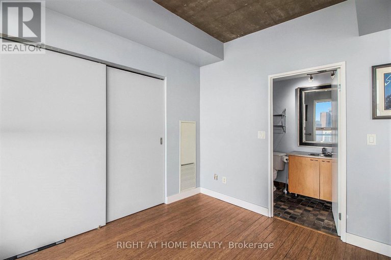 28777868/1102-179-george-street-n/lower-townbyward-market/ottawa/ontario/K1N1J8_21