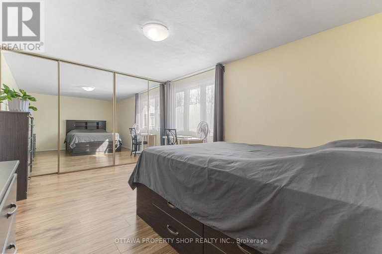 29416956/d-20-benlea-drive/tanglewood/ottawa/ontario/K2G4A8_12