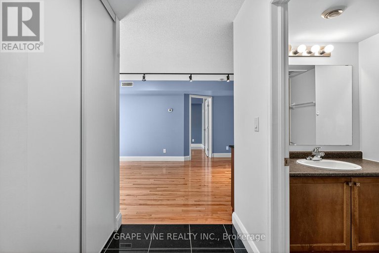 29082049/301u-1921-st-joseph-boulevard/convent-glen-south/ottawa/ontario/K1C0A3_11