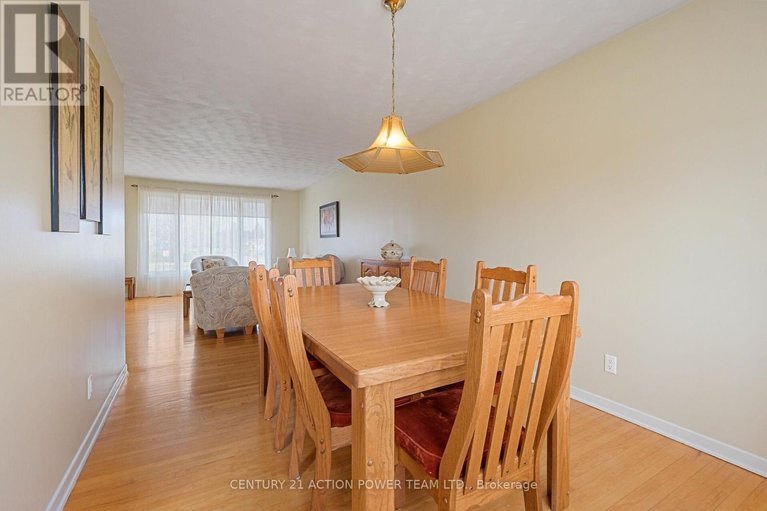 29647357/1535-st-georges-street/bilberry-creekqueenswood-heights/ottawa/ontario/K1E1R1_13
