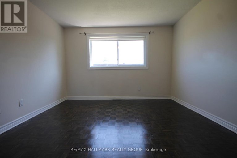 28637168/37-b-glenridge-road/meadowlandscrestview/ottawa/ontario/K2G1G2_11