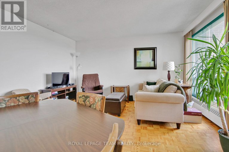 29388098/708-20-chesterton-drive/borden-farmstewart-farmcarleton-heightsparkwood-hills/ottawa/ontario/K2E6Z7_14