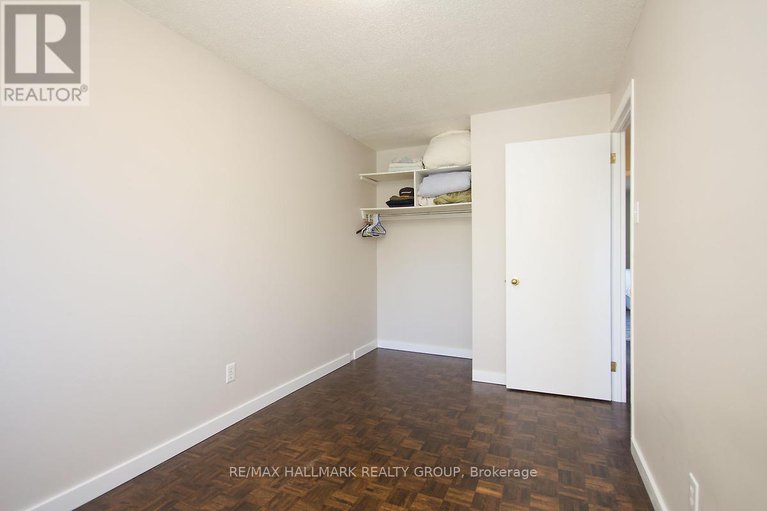 28266606/d-3-spring-grove-lane/pheasant-run/ottawa/ontario/K2J2C5_32